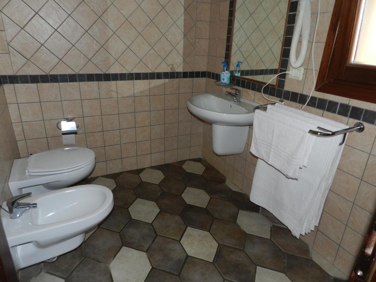Hotel Minnia Budoni Kültér fotó