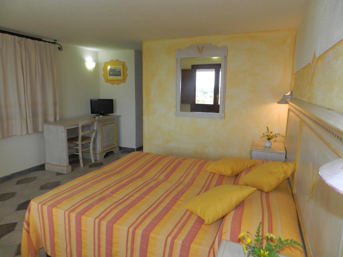 Hotel Minnia Budoni Kültér fotó