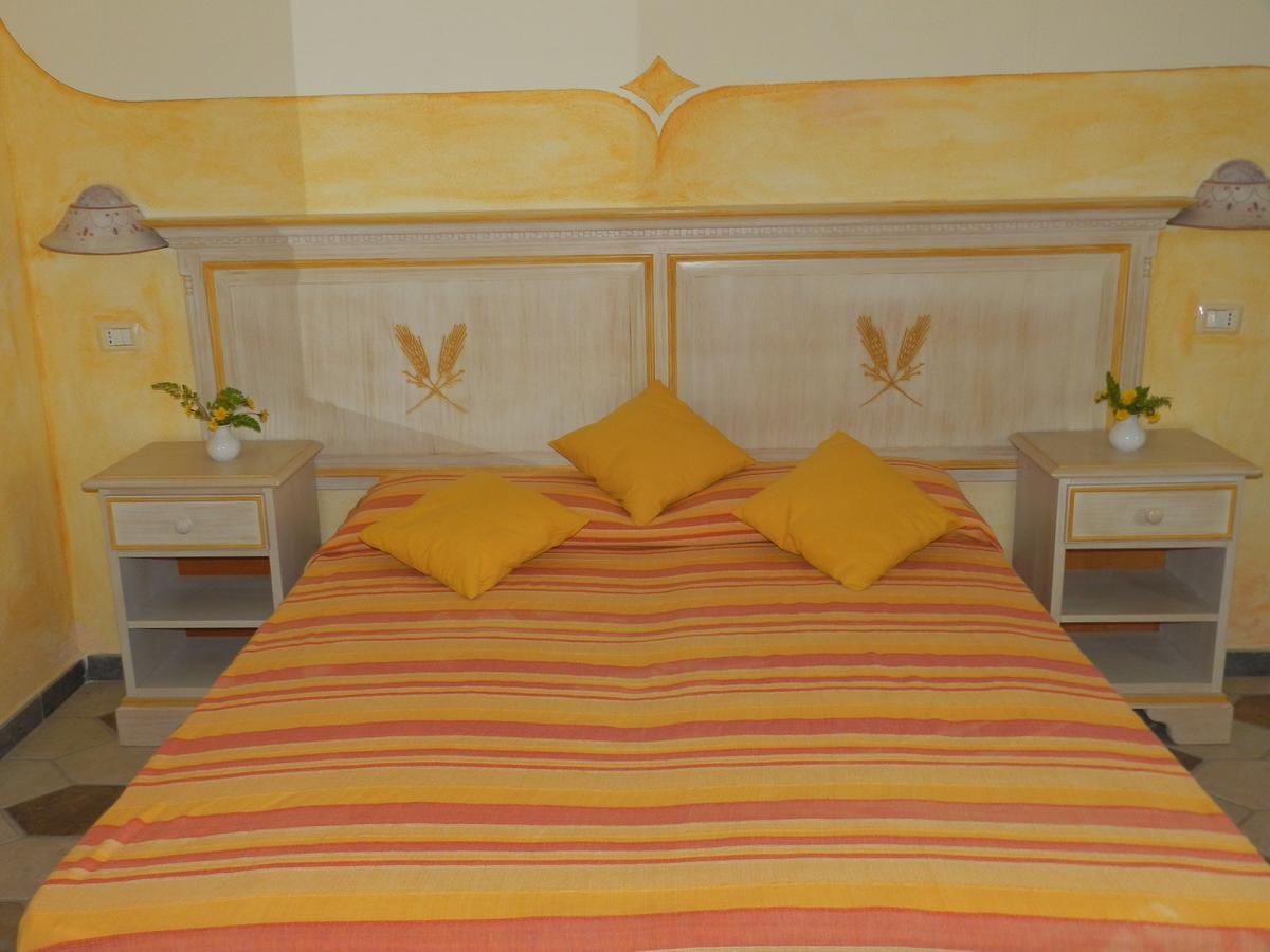 Hotel Minnia Budoni Kültér fotó