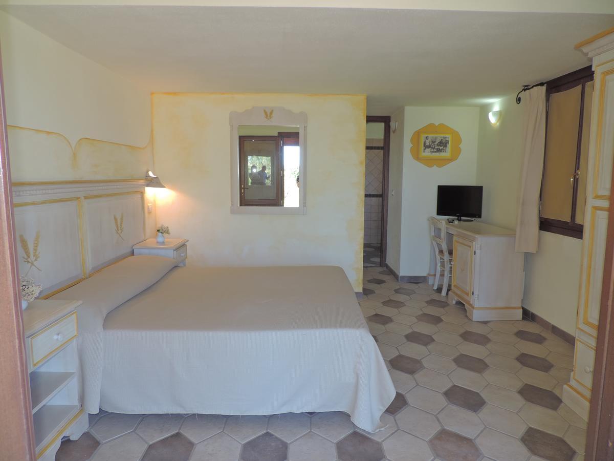 Hotel Minnia Budoni Kültér fotó