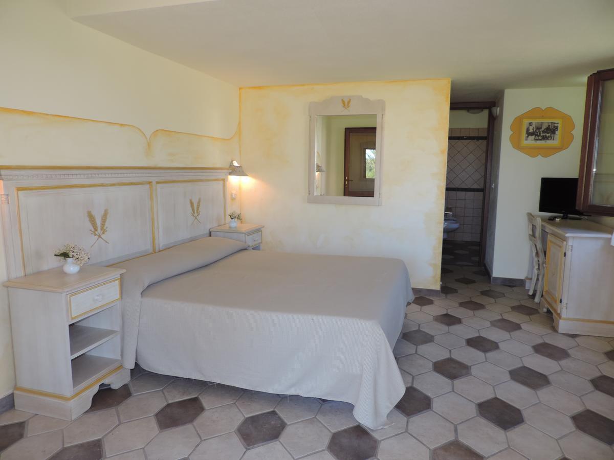 Hotel Minnia Budoni Kültér fotó