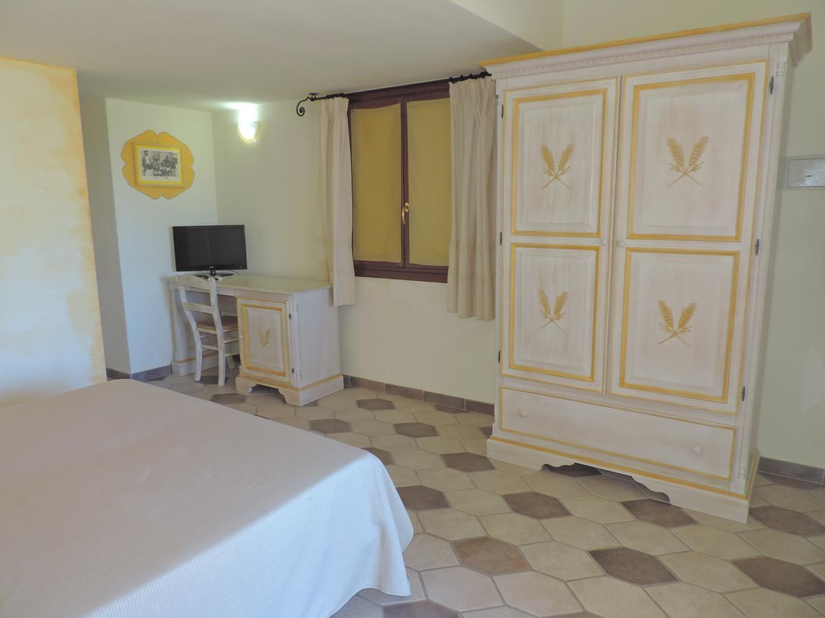 Hotel Minnia Budoni Kültér fotó