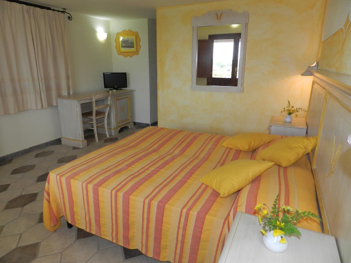 Hotel Minnia Budoni Kültér fotó